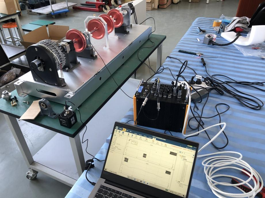 Banc d'expérience de simulation de défauts mécaniques